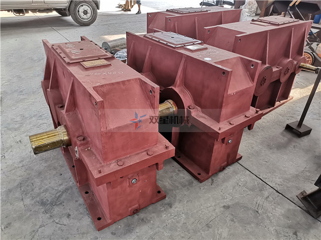 金屬撕碎機(jī)減速機(jī)采用什么類型，什么型號(hào)？