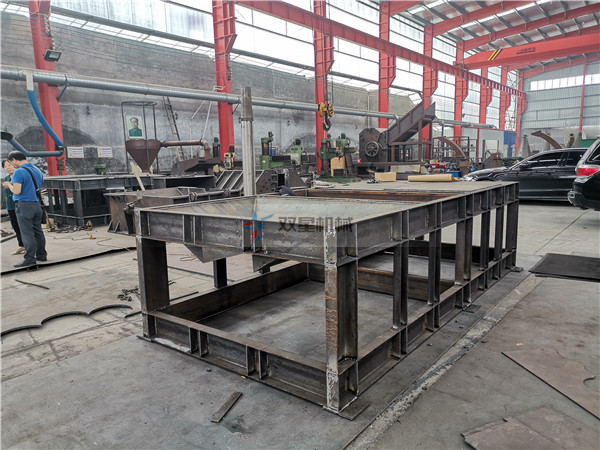 <a href='http://www.fqkmkff.cn/psxl/4.html' target='_blank'><span>廢鋼破碎機</span></a>設備客戶現(xiàn)場考察