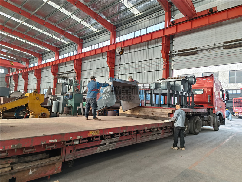 <a href='http://www.fqkmkff.cn' target='_blank'><span>鋁合金破碎機</span></a>設(shè)備1600型發(fā)往四川客戶